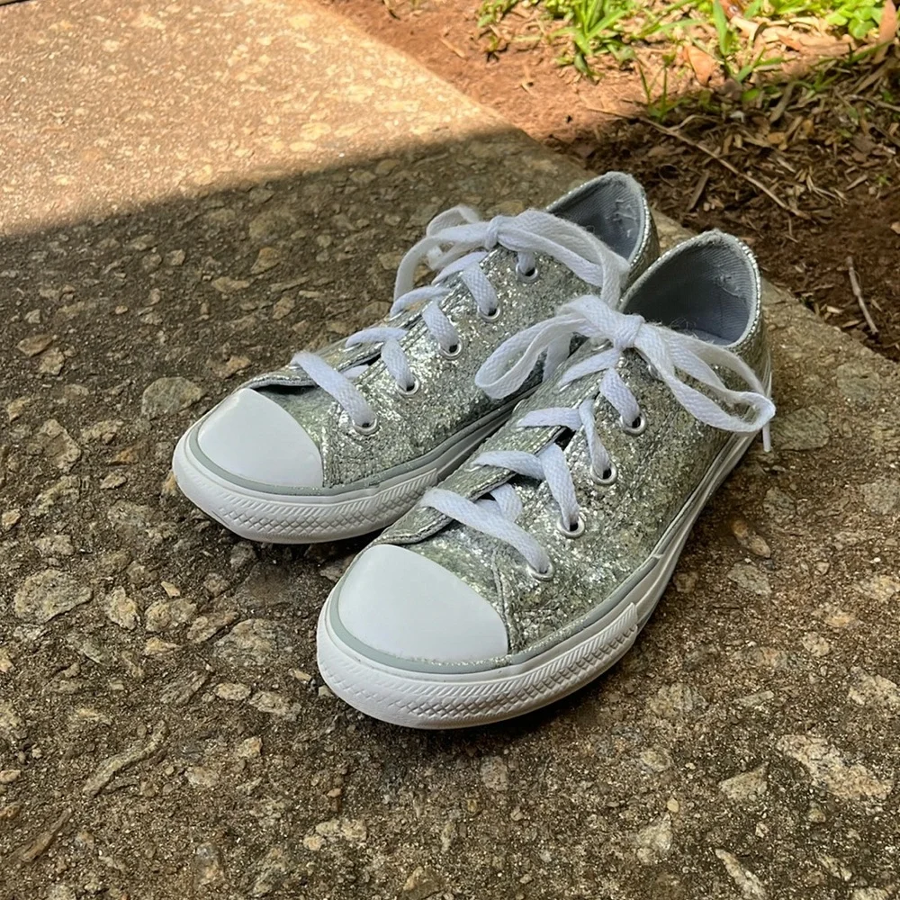 💥Converse Junior Girls All-Star Silver Glitter Low Sneakers. ‎ Size 1